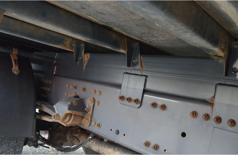 Volvo FE 18.320 FLATBED CRANE - 栏板式/ 平板卡车, 起重车:图5 Volvo FE 18.320 FLATBED CRANE - 栏板式/ 平板卡车, 起重车:图5