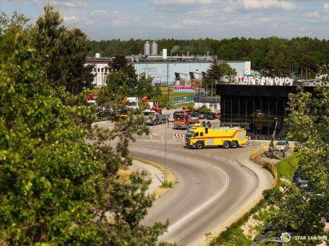 Volvo FM 460 6x6 Rosenbauer Fire Truck LSP Water Tank - 消防车:图4 Volvo FM 460 6x6 Rosenbauer Fire Truck LSP Water Tank - 消防车:图4