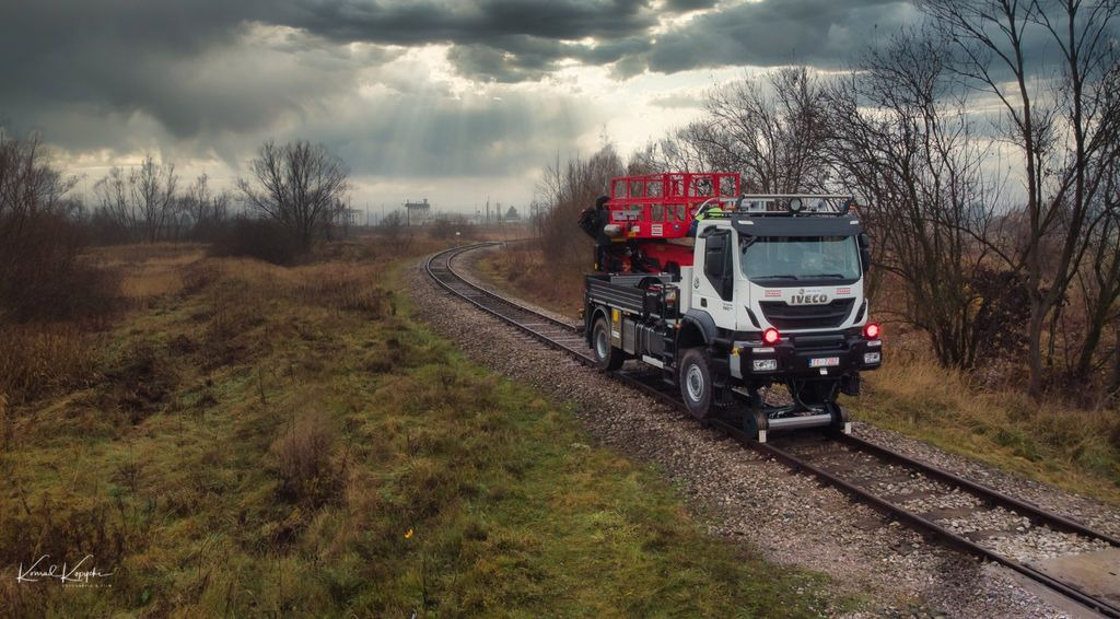 Iveco TRAKER 4x4 RAIL ROAD PALFINGER SCHIENEN TWO WAY - 车载空中平台:图4 Iveco TRAKER 4x4 RAIL ROAD PALFINGER SCHIENEN TWO WAY - 车载空中平台:图4