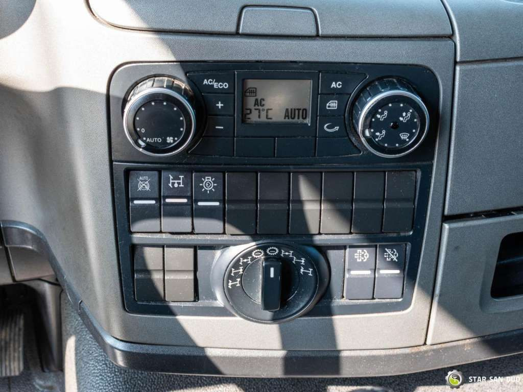 起重车 MAN TGM 18.250 4x4 Fassi F215A.0.23 Active HDS Cran:图15 起重车 MAN TGM 18.250 4x4 Fassi F215A.0.23 Active HDS Cran:图15