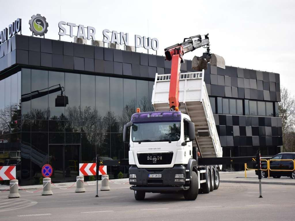 翻斗车 MAN  TGS 35.400 8X4 PALFINGER PK 33002 CRANE KIPPER：图6