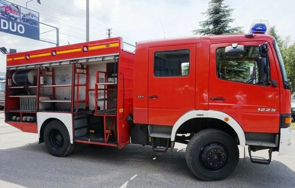Mercedes-Benz 4x4 ATEGO 1225 Firebrigade Feuerwehr - 消防车:图4 Mercedes-Benz 4x4 ATEGO 1225 Firebrigade Feuerwehr - 消防车:图4
