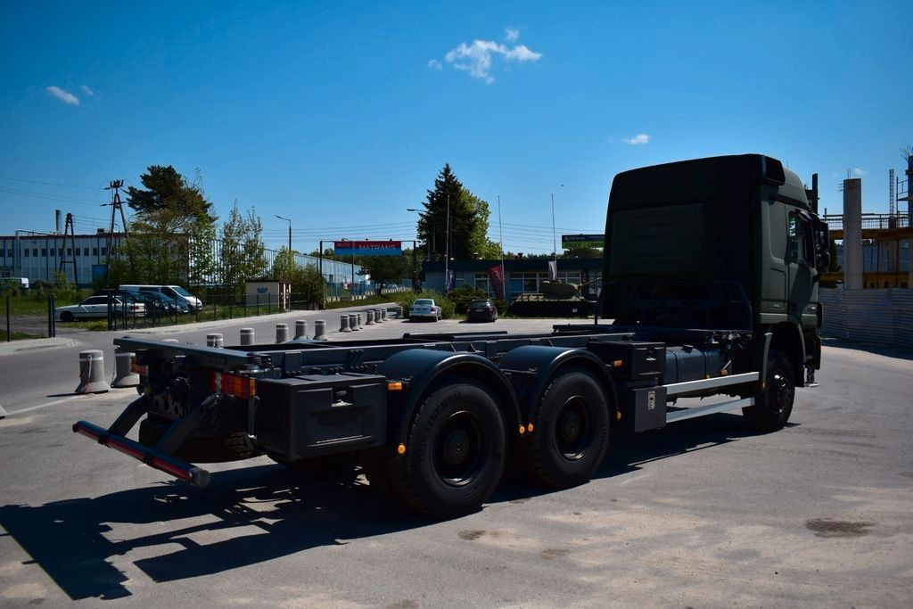 Mercedes-Benz 6x6 ACTROS 3344 Twist Lock BDF LIKE NEW - 集装箱运输车/ 可拆卸车身的卡车:图4 Mercedes-Benz 6x6 ACTROS 3344 Twist Lock BDF LIKE NEW - 集装箱运输车/ 可拆卸车身的卡车:图4