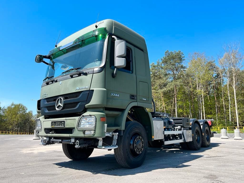 Mercedes-Benz ACTROS 3344 6x6 Chassis Twist Lock BDF LIKE NEW! - 集装箱运输车/ 可拆卸车身的卡车:图2 Mercedes-Benz ACTROS 3344 6x6 Chassis Twist Lock BDF LIKE NEW! - 集装箱运输车/ 可拆卸车身的卡车:图2