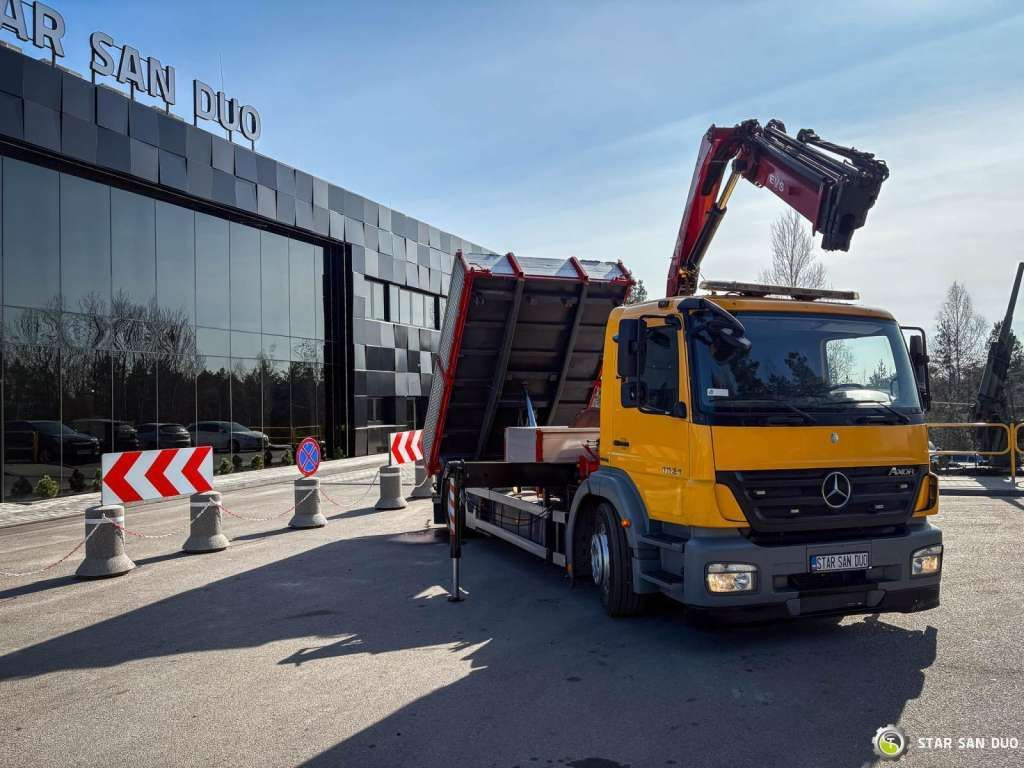 Mercedes-Benz AXOR 1824 4x2 HMF 975 HDS Crane Rotator Kipper - 起重车:图2 Mercedes-Benz AXOR 1824 4x2 HMF 975 HDS Crane Rotator Kipper - 起重车:图2