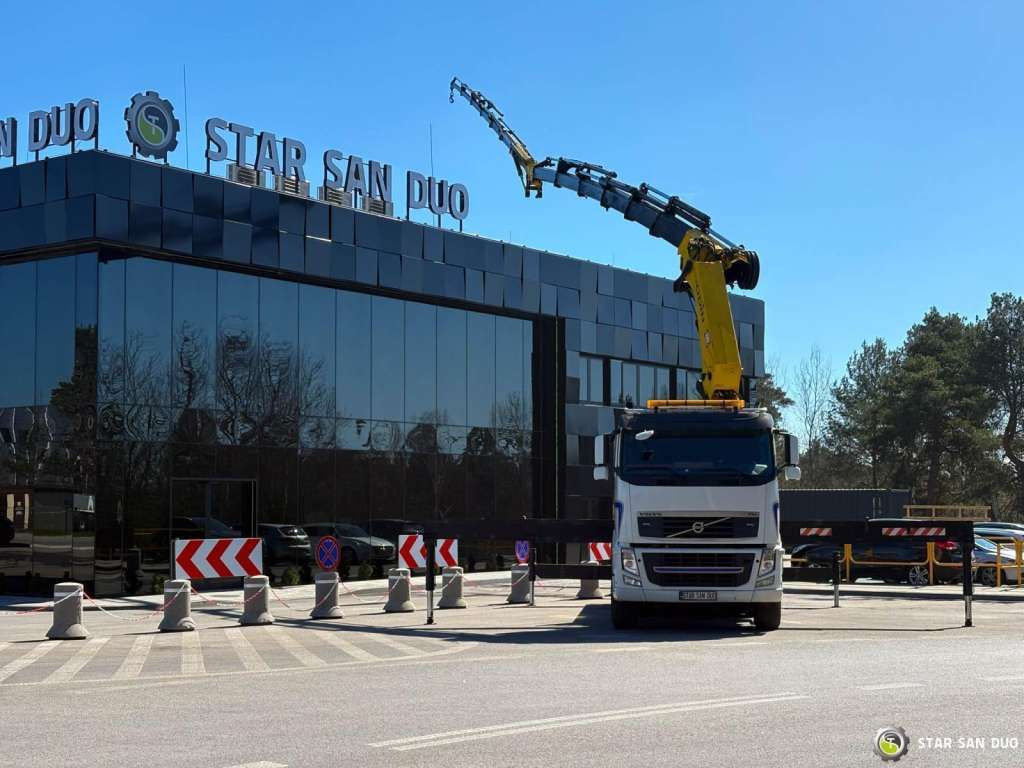 Volvo FH 520 8x4 HMF ODIN K6 EURO 5 FLY JIB Crane - 起重车:图2 Volvo FH 520 8x4 HMF ODIN K6 EURO 5 FLY JIB Crane - 起重车:图2