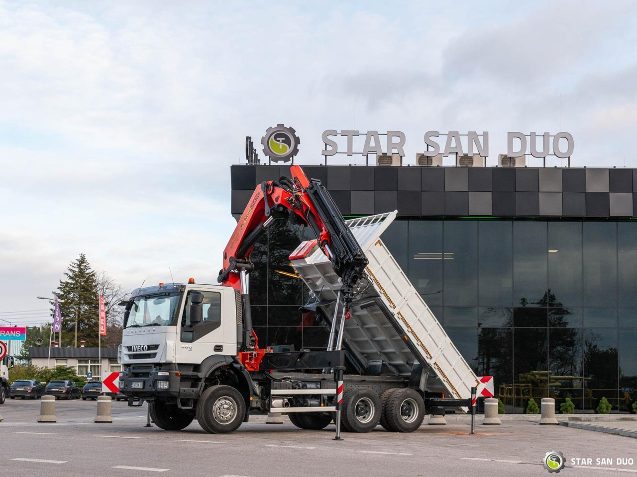 - 起重车:图1 - 起重车:图1