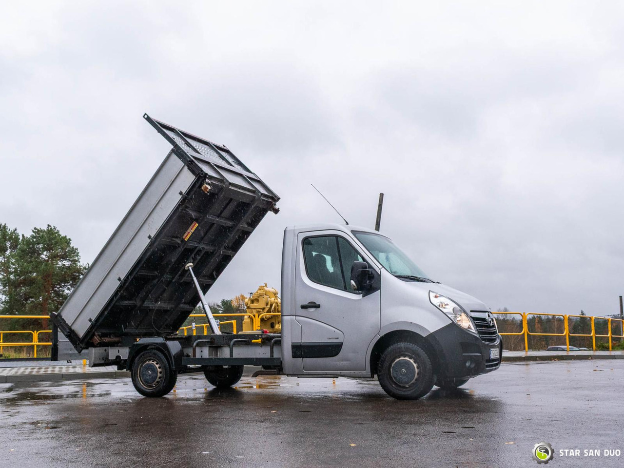 - 翻斗车:图4 - 翻斗车:图4