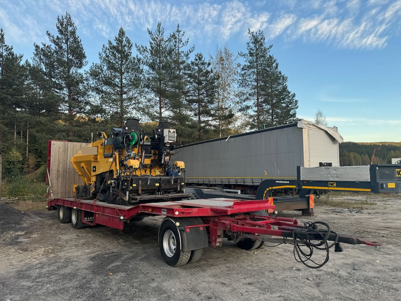 Caterpillar AP 300 - 沥青铺路机:图1 Caterpillar AP 300 - 沥青铺路机:图1