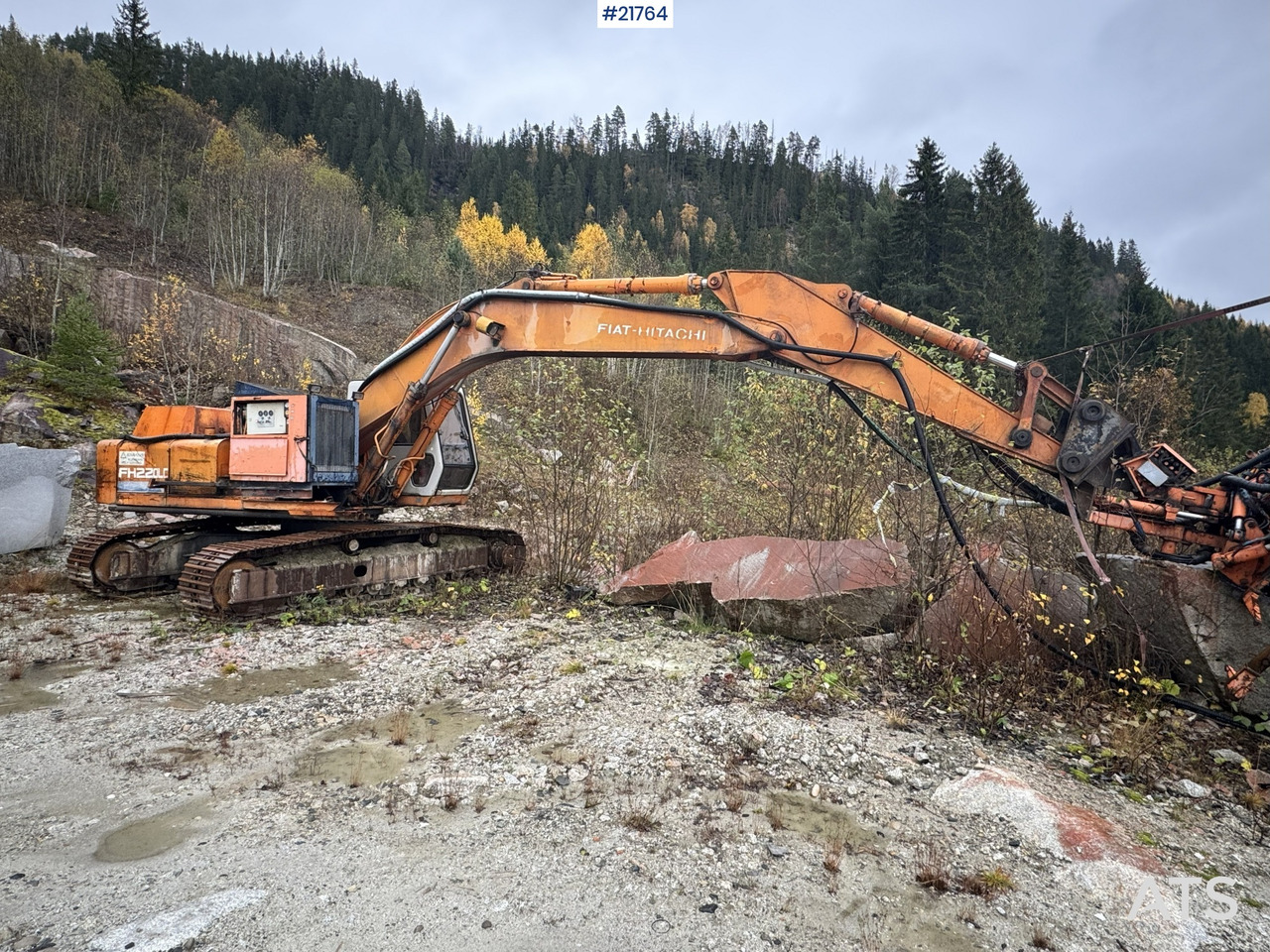 Hitachi Ca 1988 Hitachi FH220LC graver selges som rep.objekt. Ikke kjørbar. - 履带式挖掘机:图2 Hitachi Ca 1988 Hitachi FH220LC graver selges som rep.objekt. Ikke kjørbar. - 履带式挖掘机:图2