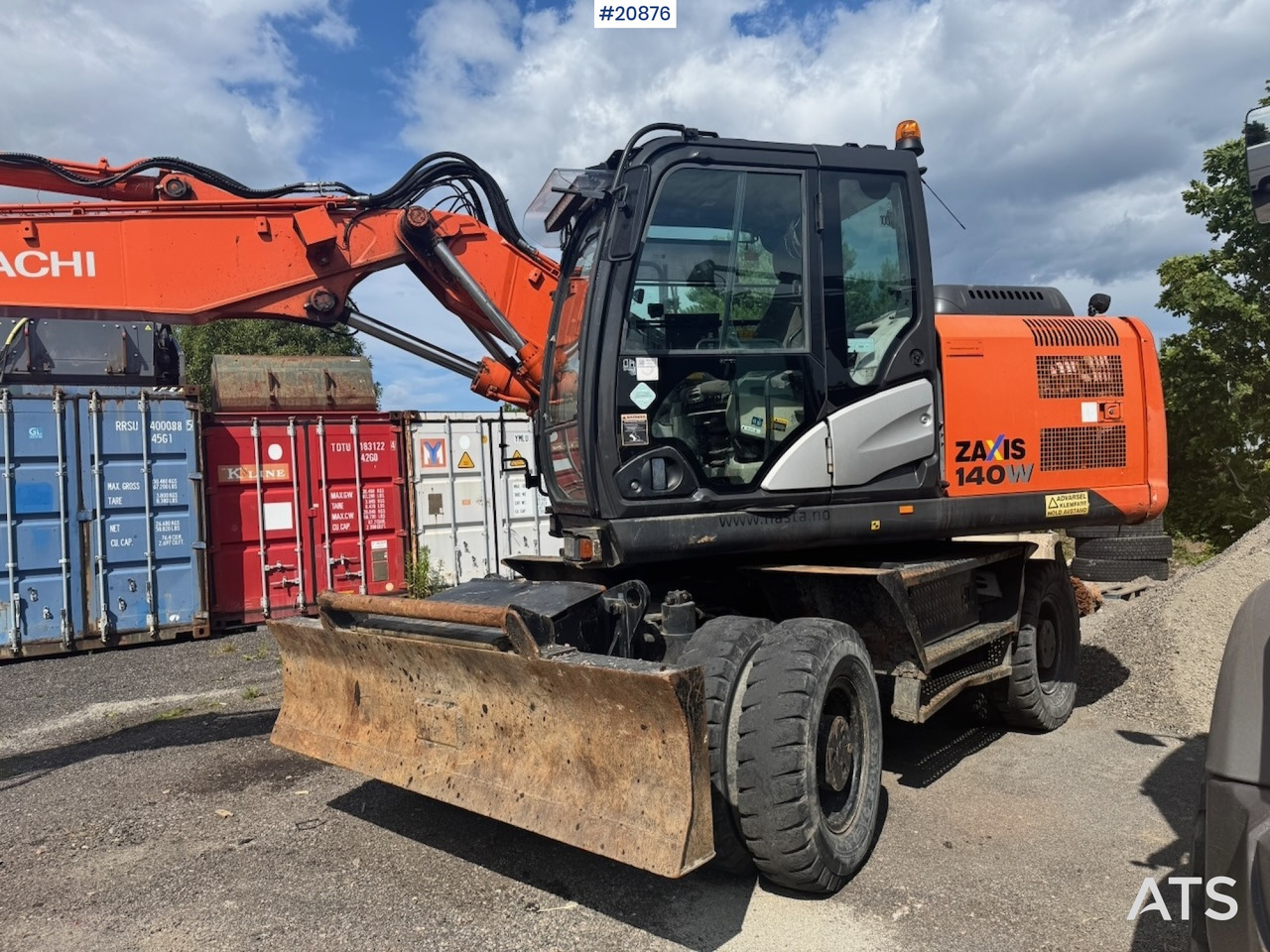Hitachi ZX140W-5B - 轮式挖掘机:图4 Hitachi ZX140W-5B - 轮式挖掘机:图4