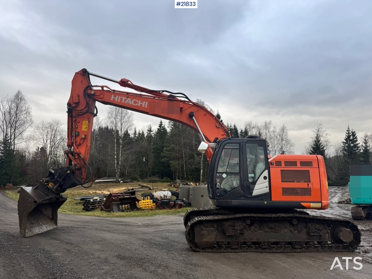 Hitachi ZX225USRLC-6 Beltegraver m/ Rototilt, 2 skuffer og Easy Dig. SE VIDEO - 履带式挖掘机:图3 Hitachi ZX225USRLC-6 Beltegraver m/ Rototilt, 2 skuffer og Easy Dig. SE VIDEO - 履带式挖掘机:图3