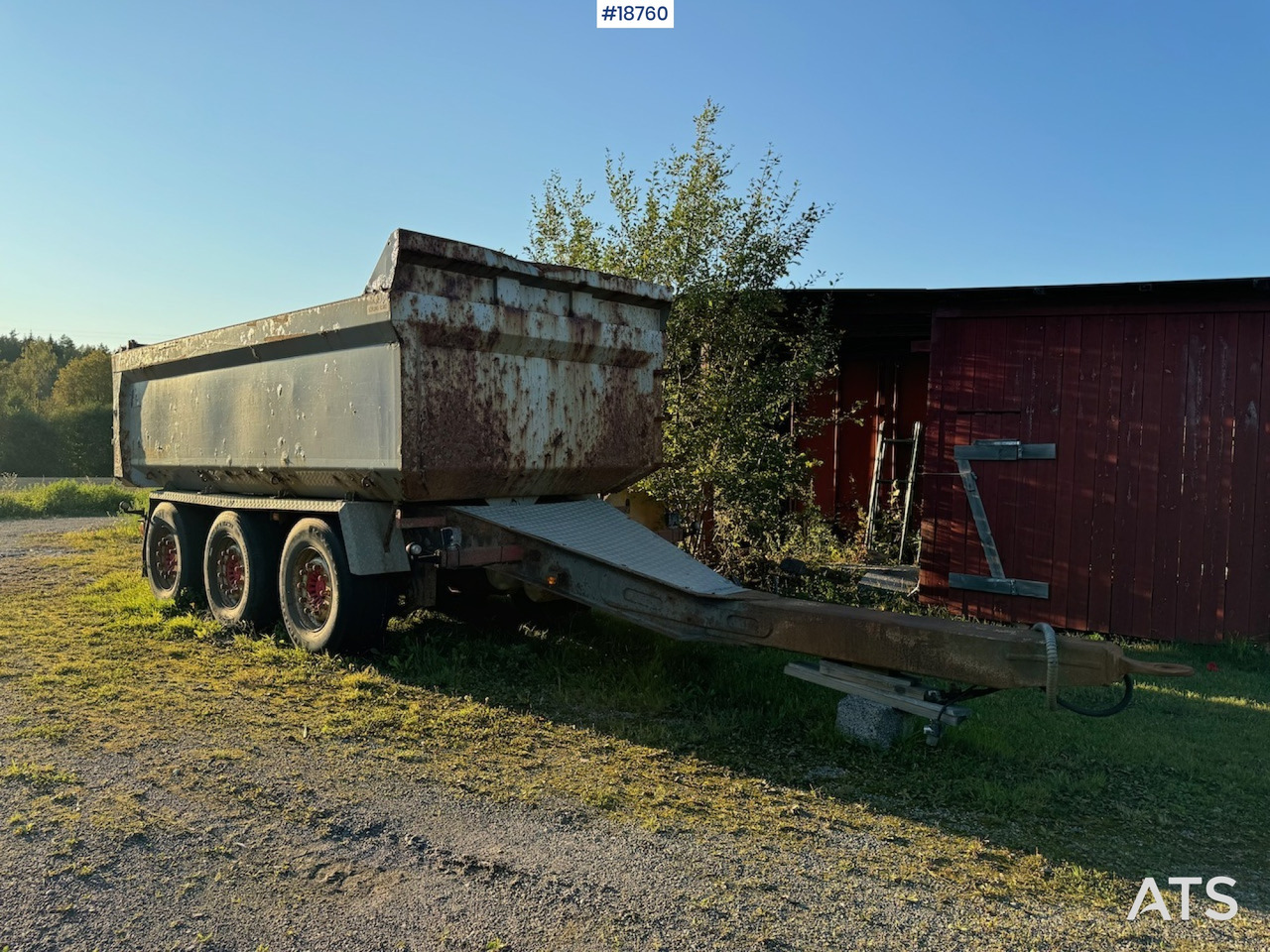 Maur Trippelkjerre - 翻斗拖车:图1 Maur Trippelkjerre - 翻斗拖车:图1