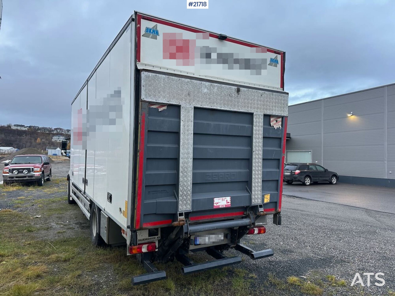 Mercedes Actros 1835 skapbil m/ Full sideåpning, aggregat, lift og 2 sett dekk - 厢式卡车:图3 Mercedes Actros 1835 skapbil m/ Full sideåpning, aggregat, lift og 2 sett dekk - 厢式卡车:图3