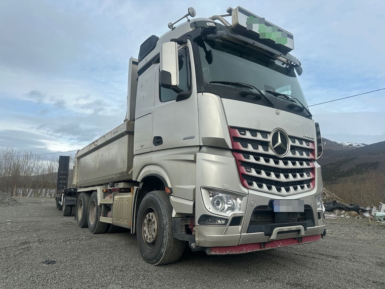 Mercedes Arocs 2658 - 翻斗车:图1 Mercedes Arocs 2658 - 翻斗车:图1