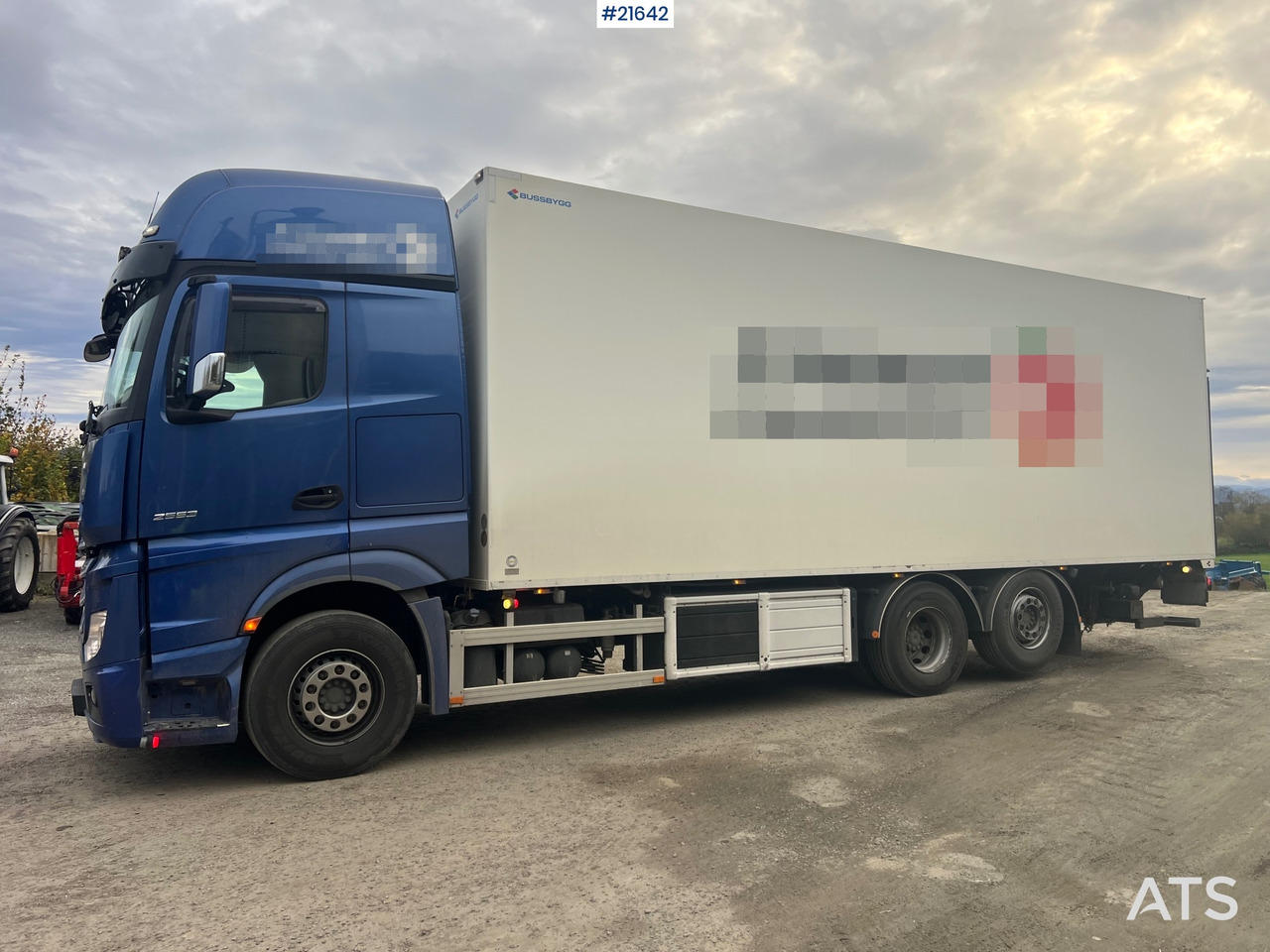 Mercedes-Benz Actrox 6x2 skapbil m/ kjøl/frys aggregat - 厢式卡车:图1 Mercedes-Benz Actrox 6x2 skapbil m/ kjøl/frys aggregat - 厢式卡车:图1