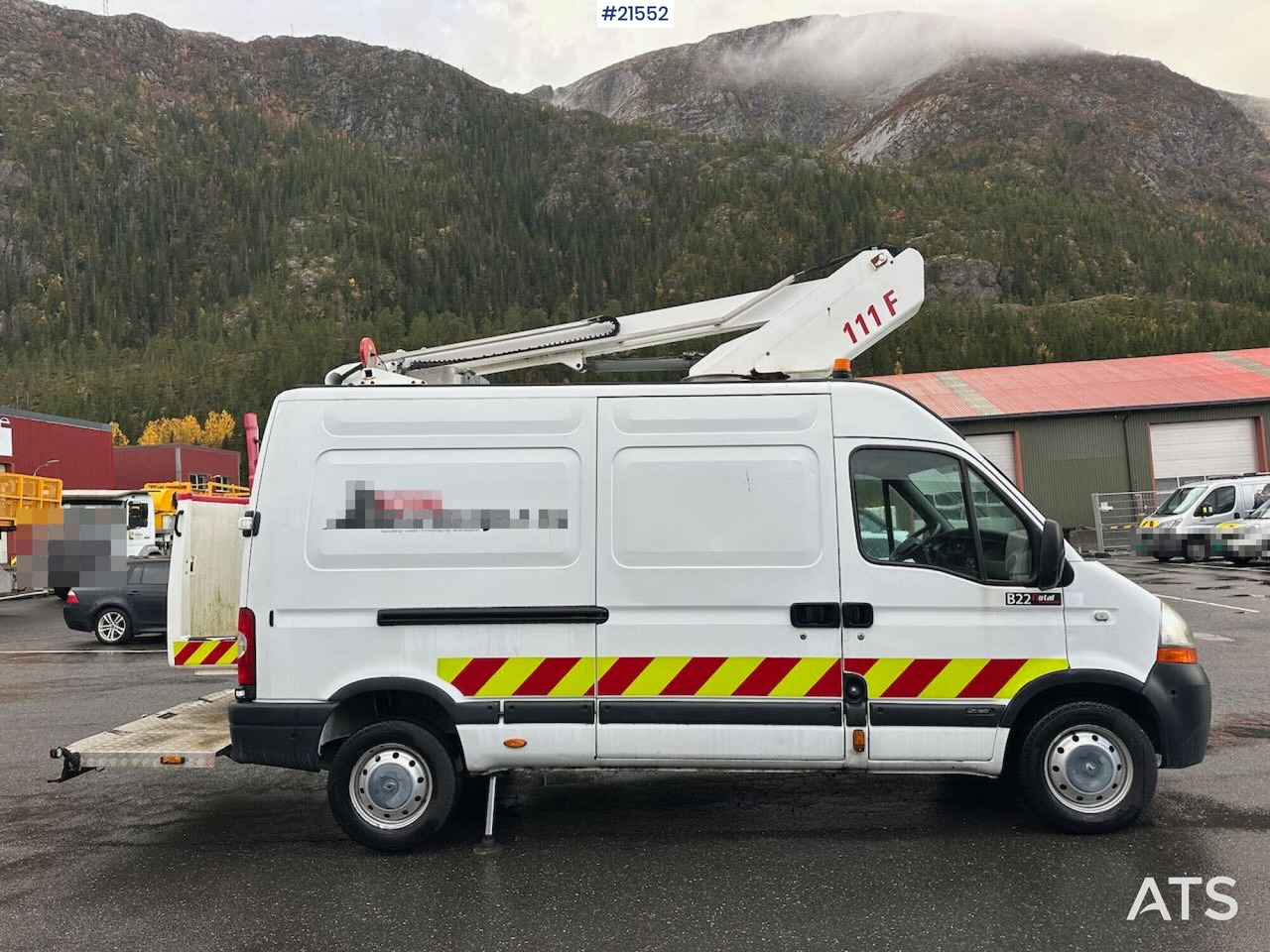 车载空中平台, 无侧窗厢式货车 Renault Master：图5