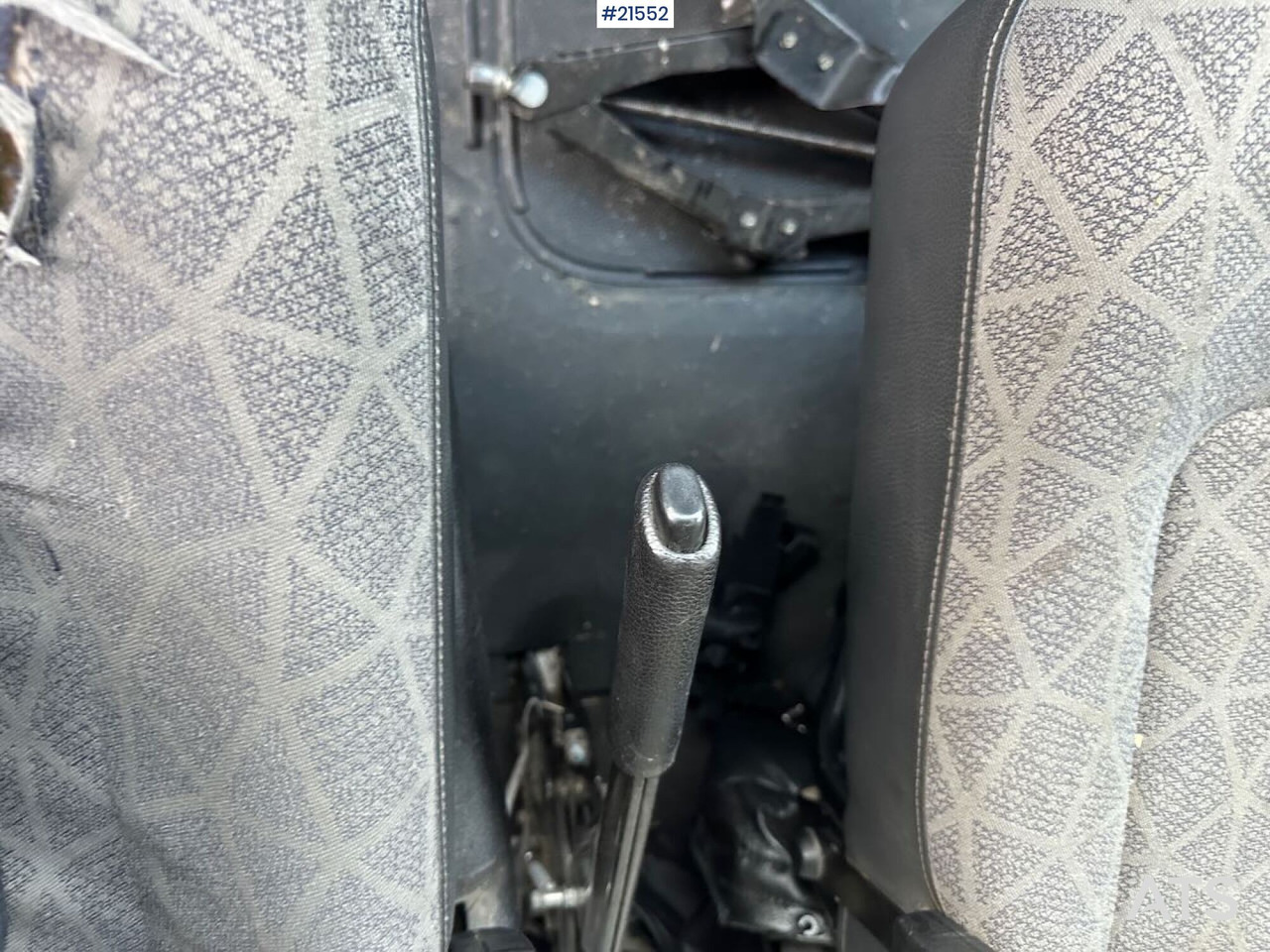 车载空中平台, 无侧窗厢式货车 Renault Master：图32