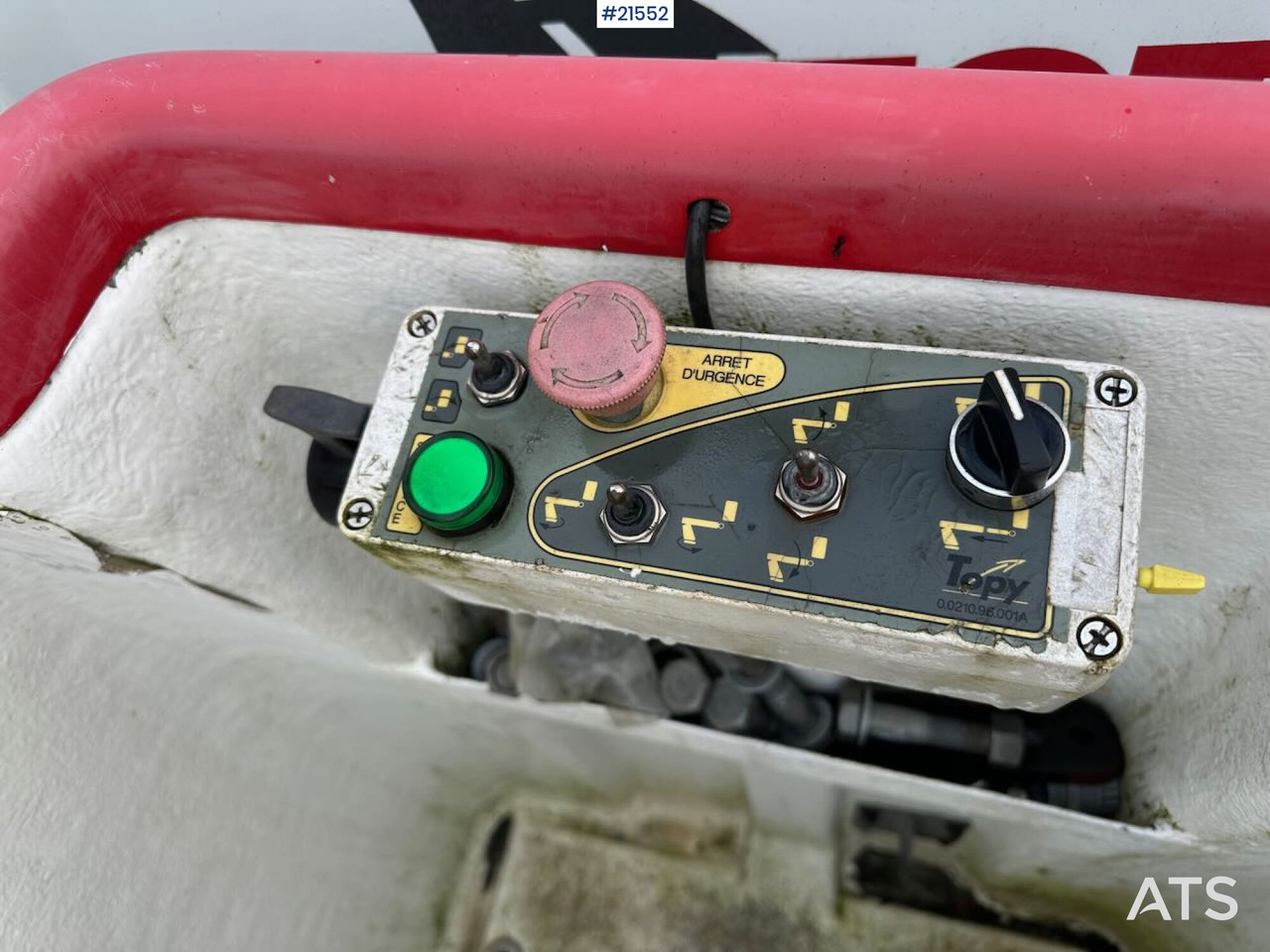 车载空中平台, 无侧窗厢式货车 Renault Master：图18