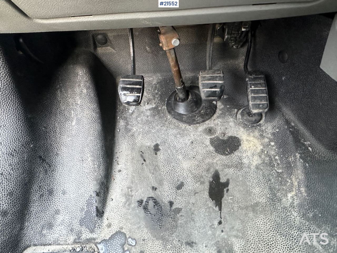 车载空中平台, 无侧窗厢式货车 Renault Master：图28