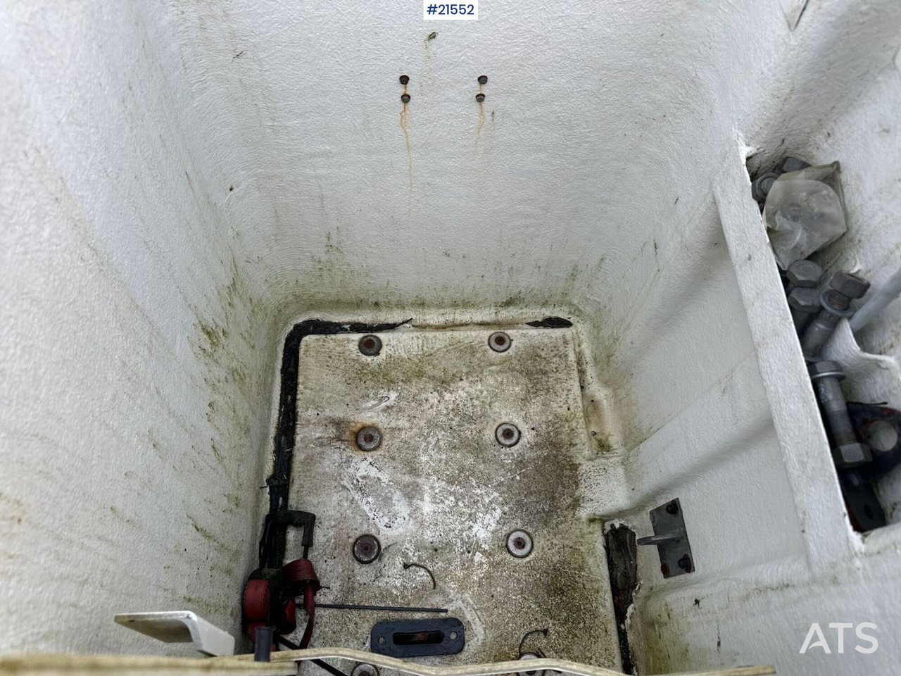 车载空中平台, 无侧窗厢式货车 Renault Master：图17