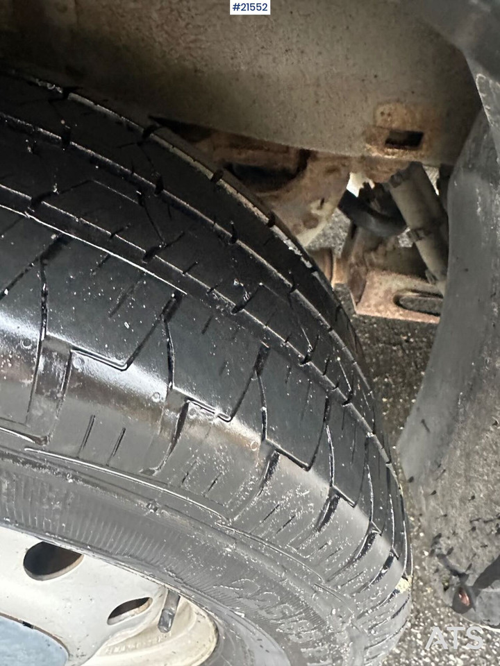 车载空中平台, 无侧窗厢式货车 Renault Master：图11