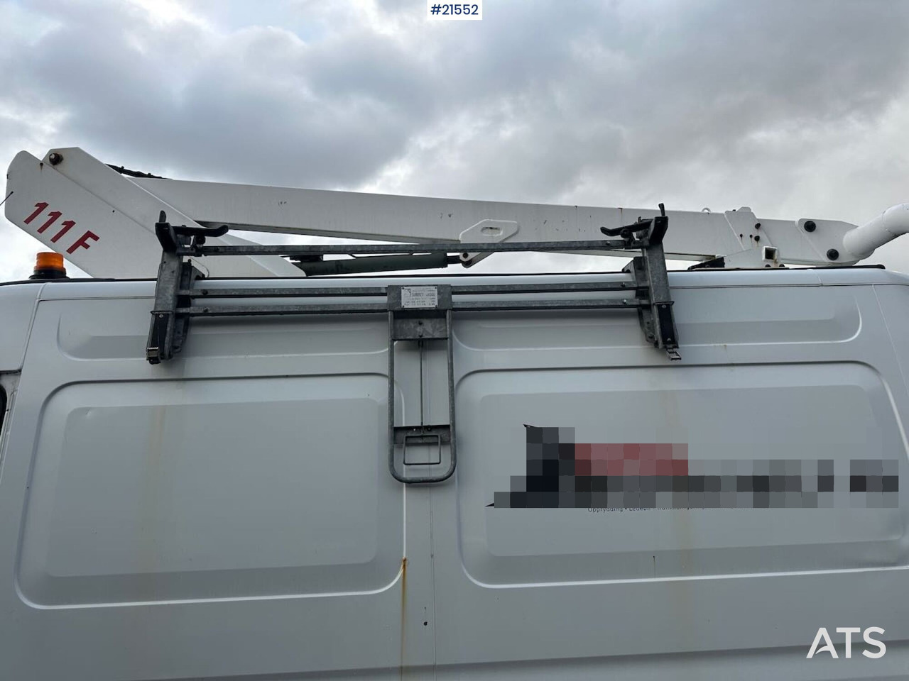 车载空中平台, 无侧窗厢式货车 Renault Master：图19