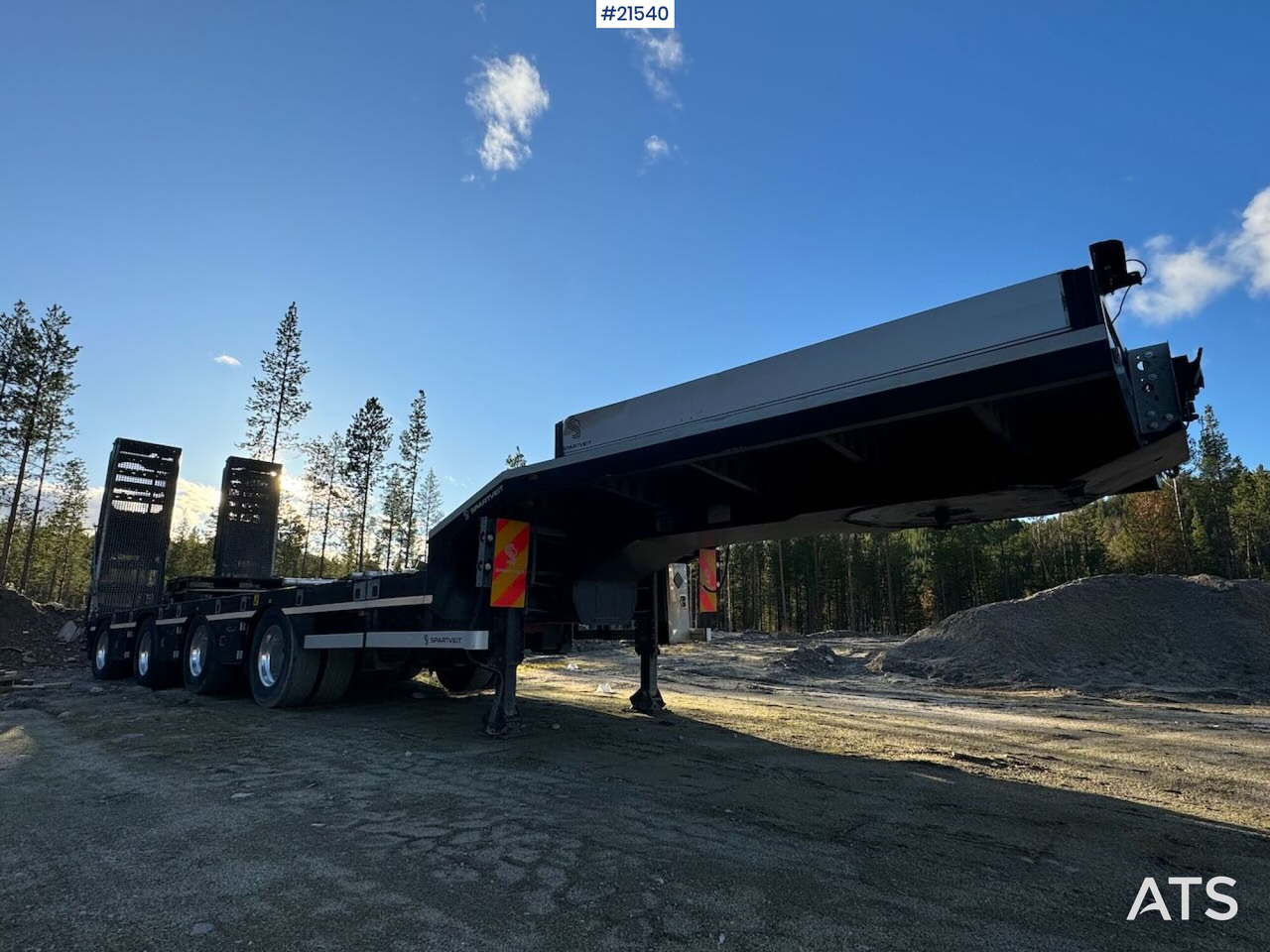 Rojo 2021 Rojo Maskinsemi m/ hydrauliske kjørebruer - 低装载半拖车:图1 Rojo 2021 Rojo Maskinsemi m/ hydrauliske kjørebruer - 低装载半拖车:图1