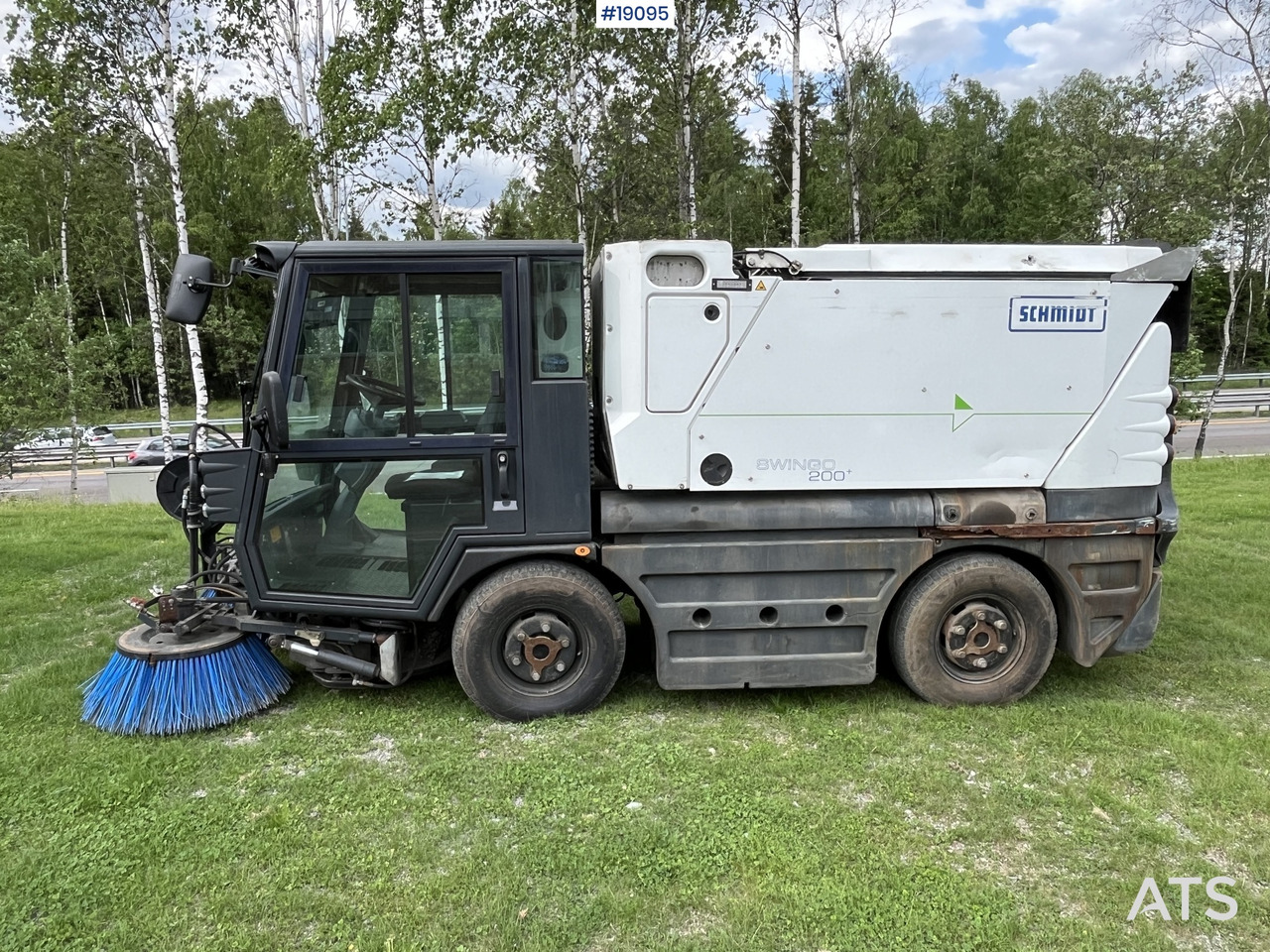 Schmidt Swingo 200+ - 道路清扫机:图3 Schmidt Swingo 200+ - 道路清扫机:图3