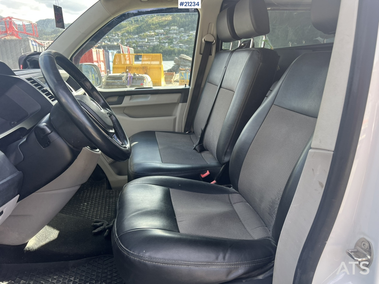 无侧窗厢式货车 Volkswagen TRANSPORTER：图28