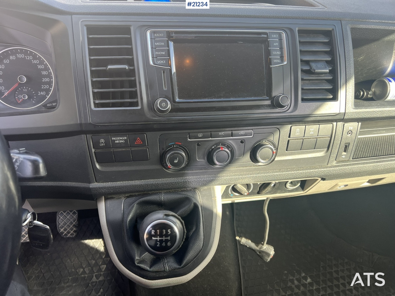 无侧窗厢式货车 Volkswagen TRANSPORTER：图29