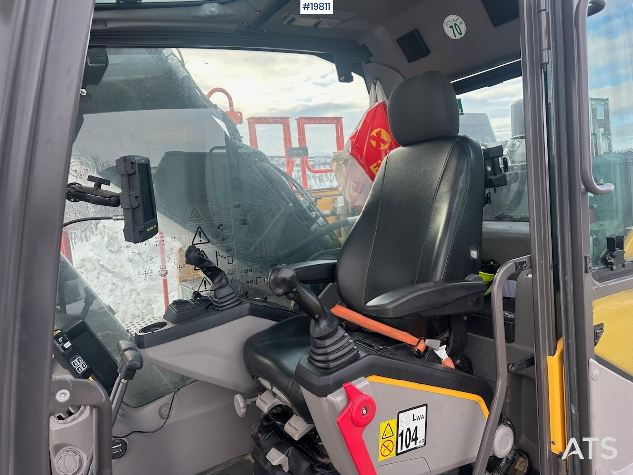 挖掘机 Volvo EC300 EL:图35 挖掘机 Volvo EC300 EL:图35