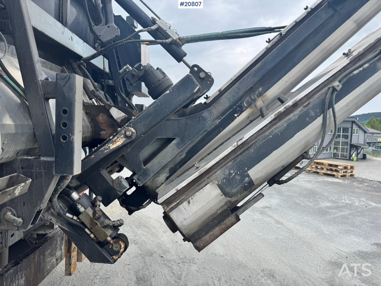 卡车, 沥青机 Volvo FE320：图27