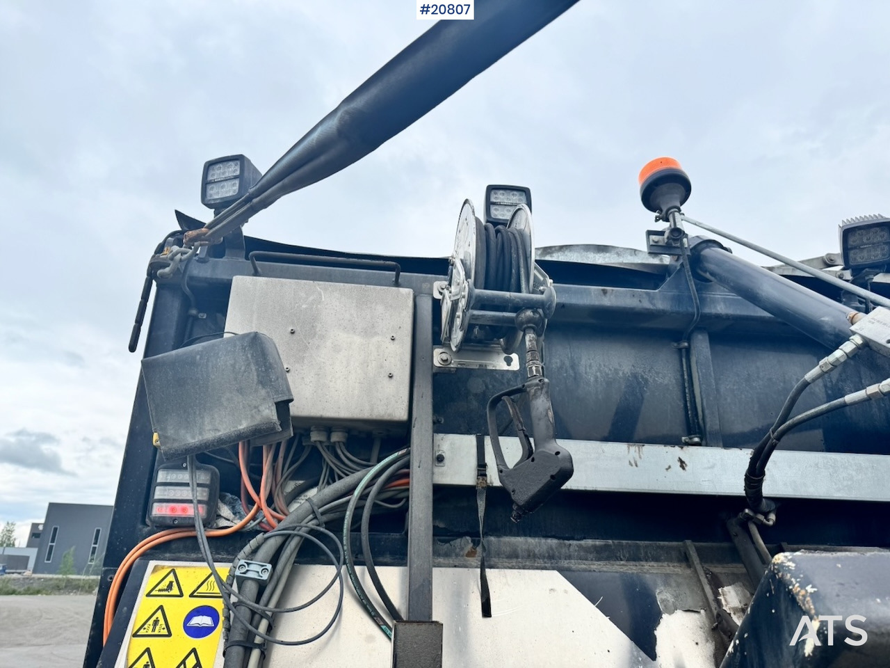 卡车, 沥青机 Volvo FE320：图25