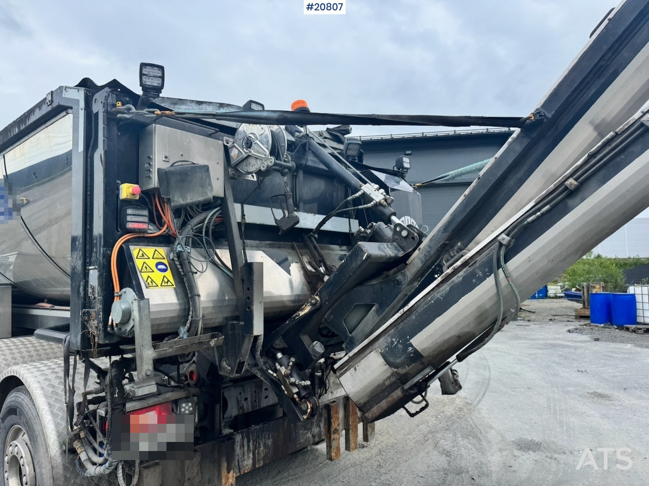 卡车, 沥青机 Volvo FE320：图24