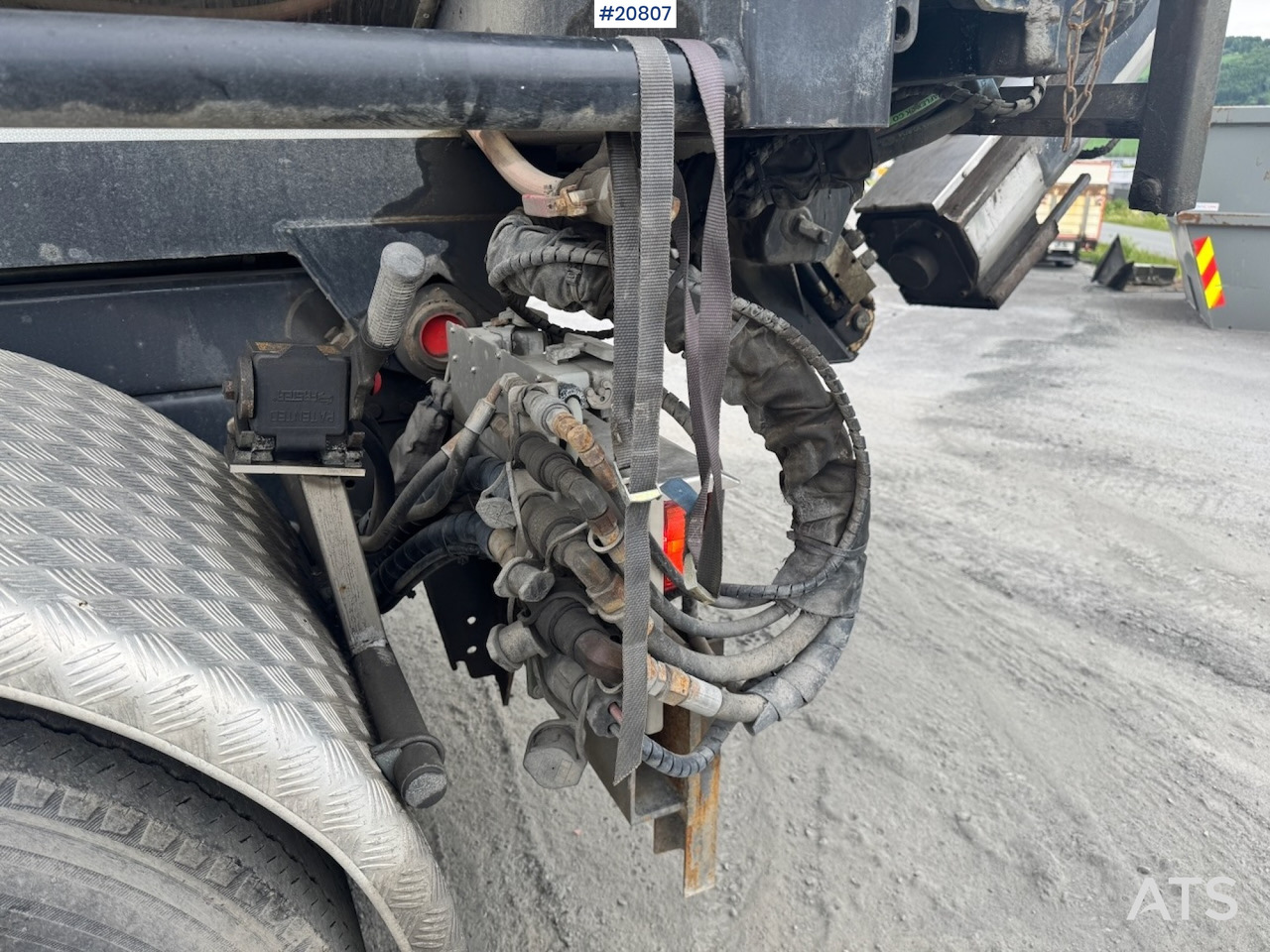 卡车, 沥青机 Volvo FE320：图35