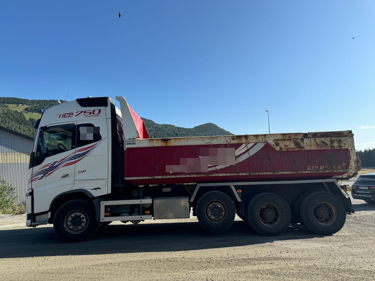 Volvo FH16 750 - 翻斗车:图2 Volvo FH16 750 - 翻斗车:图2