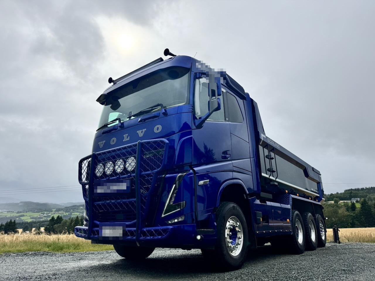 Volvo FH16 - 翻斗车:图2 Volvo FH16 - 翻斗车:图2