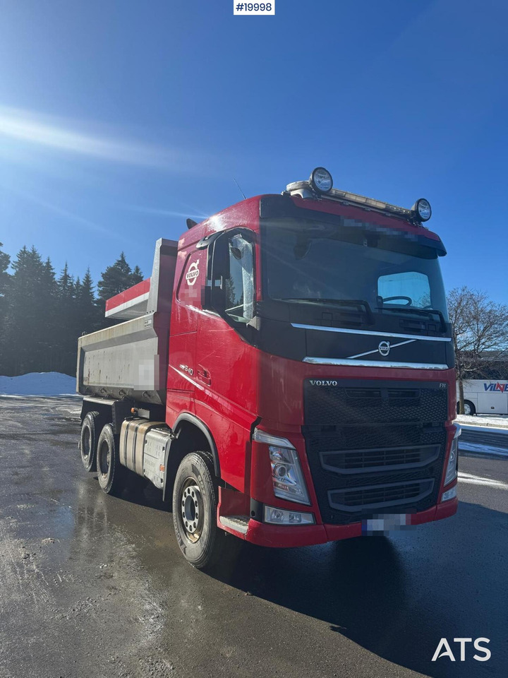 Volvo FH540 - 翻斗车:图1 Volvo FH540 - 翻斗车:图1