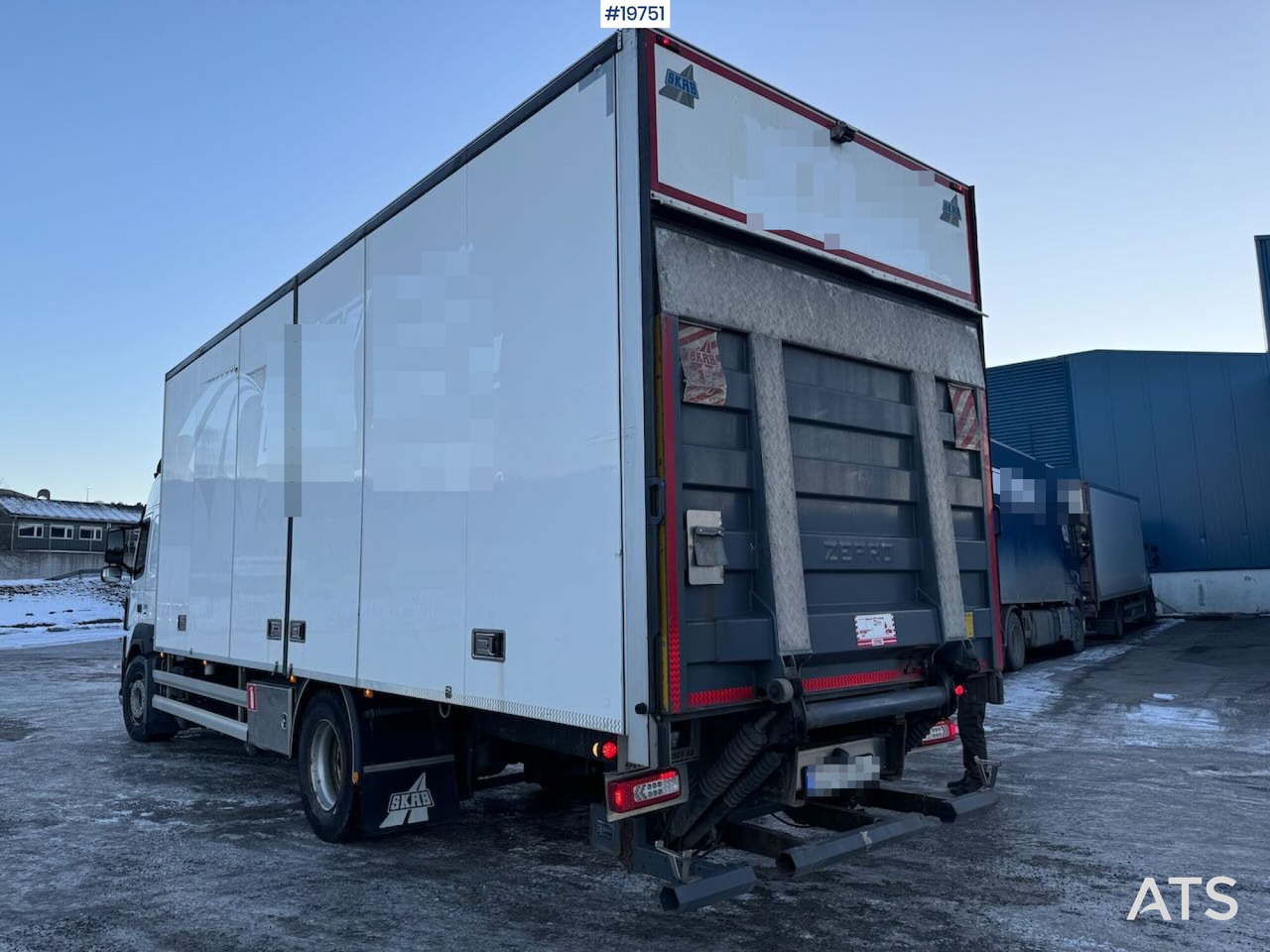 Volvo FM330 - 厢式卡车:图5 Volvo FM330 - 厢式卡车:图5