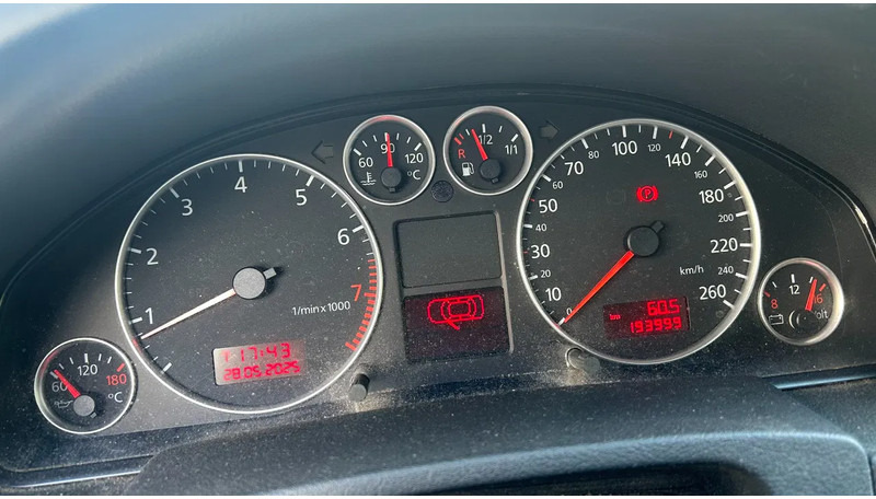 汽车 Audi 2.4 Benzine V6:图7 汽车 Audi 2.4 Benzine V6:图7