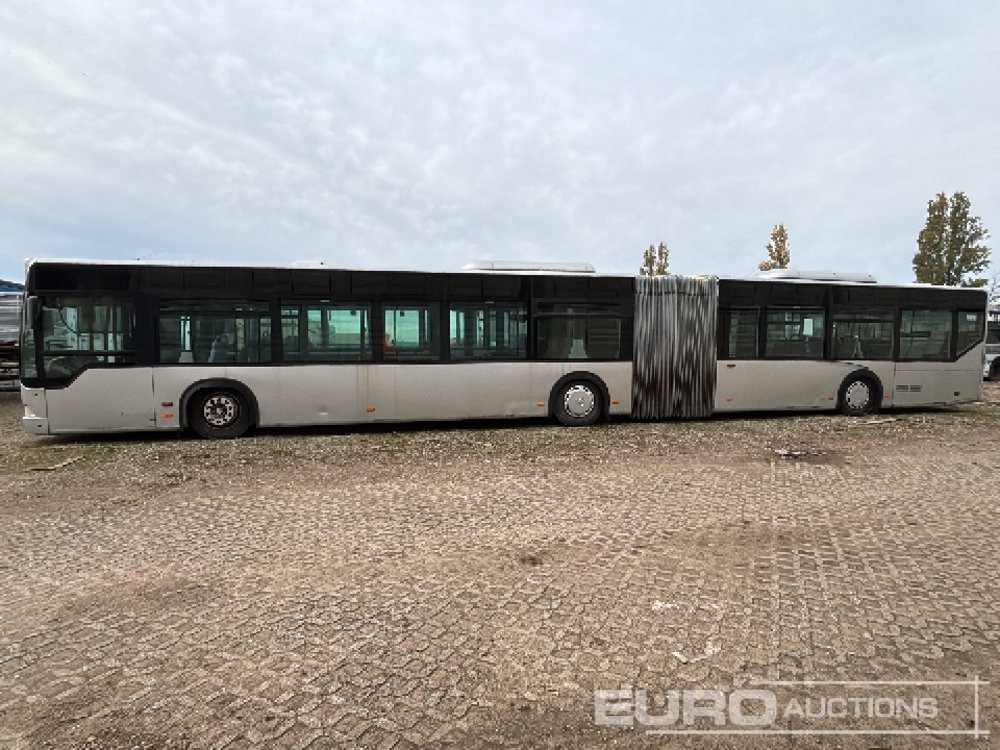 2000 Mercedes Benz CITARO 0 530G - 铰接客车:图2 2000 Mercedes Benz CITARO 0 530G - 铰接客车:图2