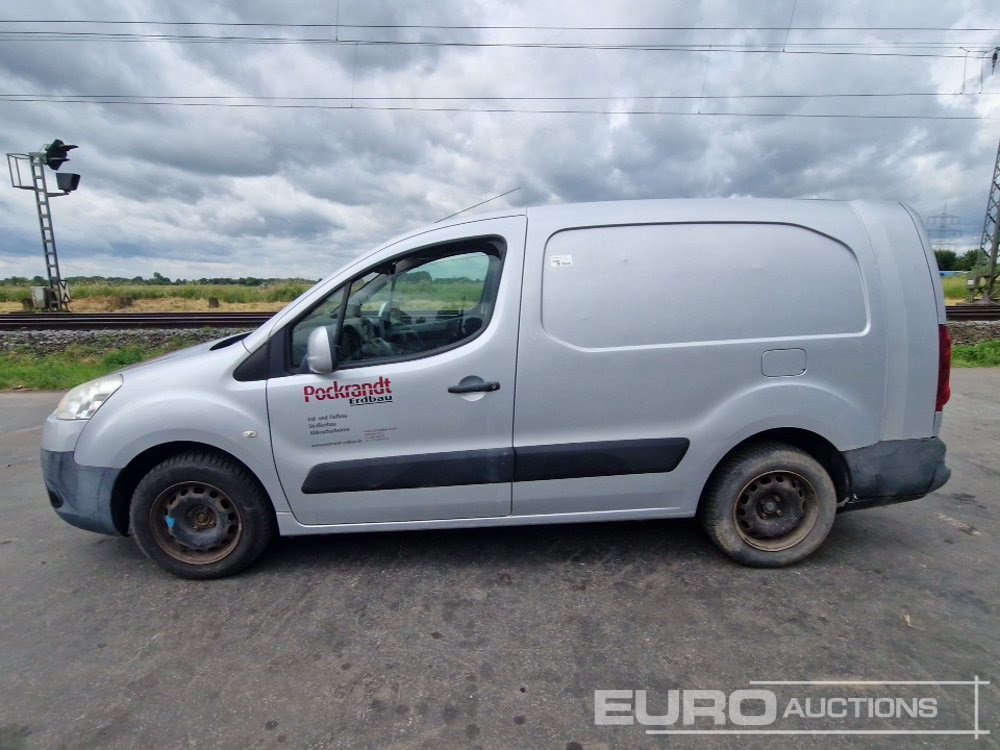 2012 Peugeot Partner - 紧凑型面包车:图2 2012 Peugeot Partner - 紧凑型面包车:图2