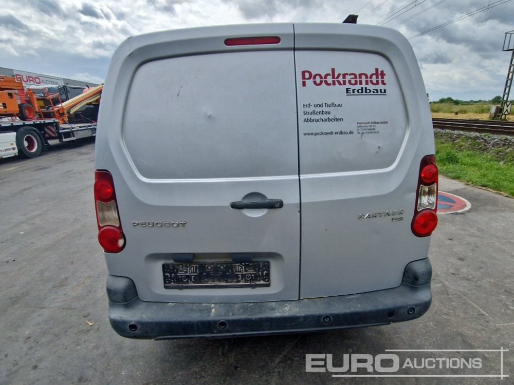2012 Peugeot Partner - 紧凑型面包车:图4 2012 Peugeot Partner - 紧凑型面包车:图4