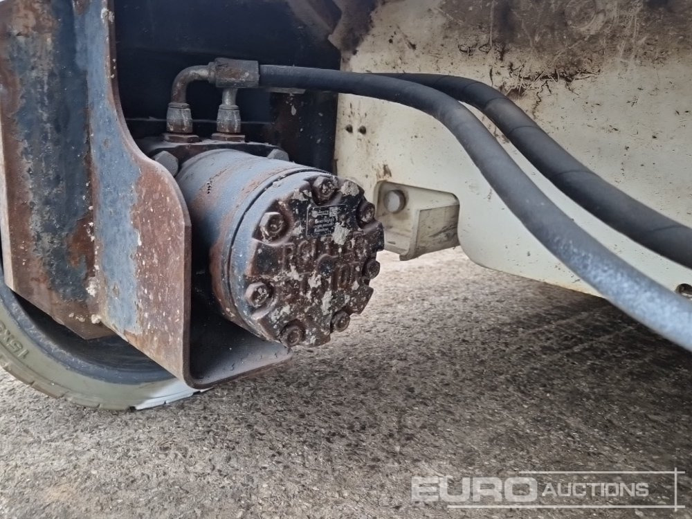 剪式升降机 2014 Haulotte Compact 12:图11 剪式升降机 2014 Haulotte Compact 12:图11