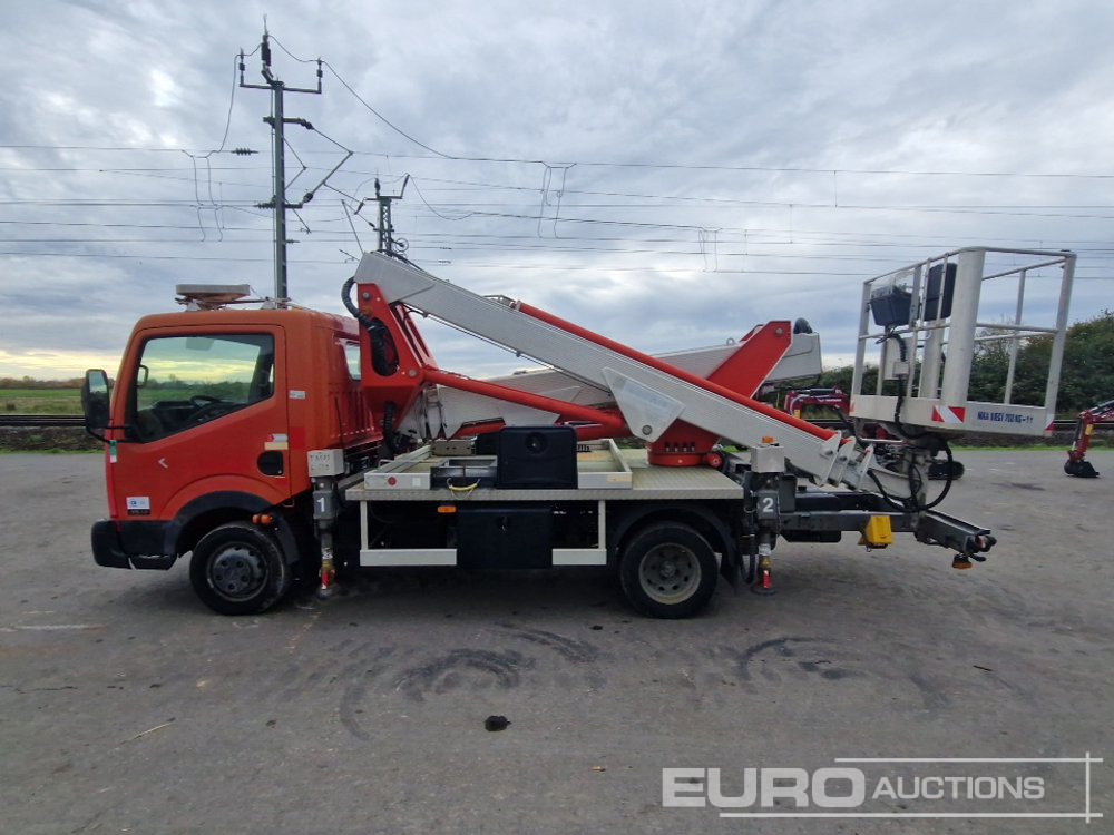 2014 Nissan Cabstar 35.12 - 车载空中平台:图2 2014 Nissan Cabstar 35.12 - 车载空中平台:图2