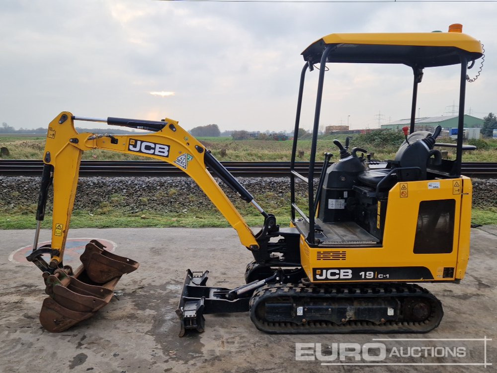 2022 JCB 19C-1 - 小型挖掘机:图2 2022 JCB 19C-1 - 小型挖掘机:图2