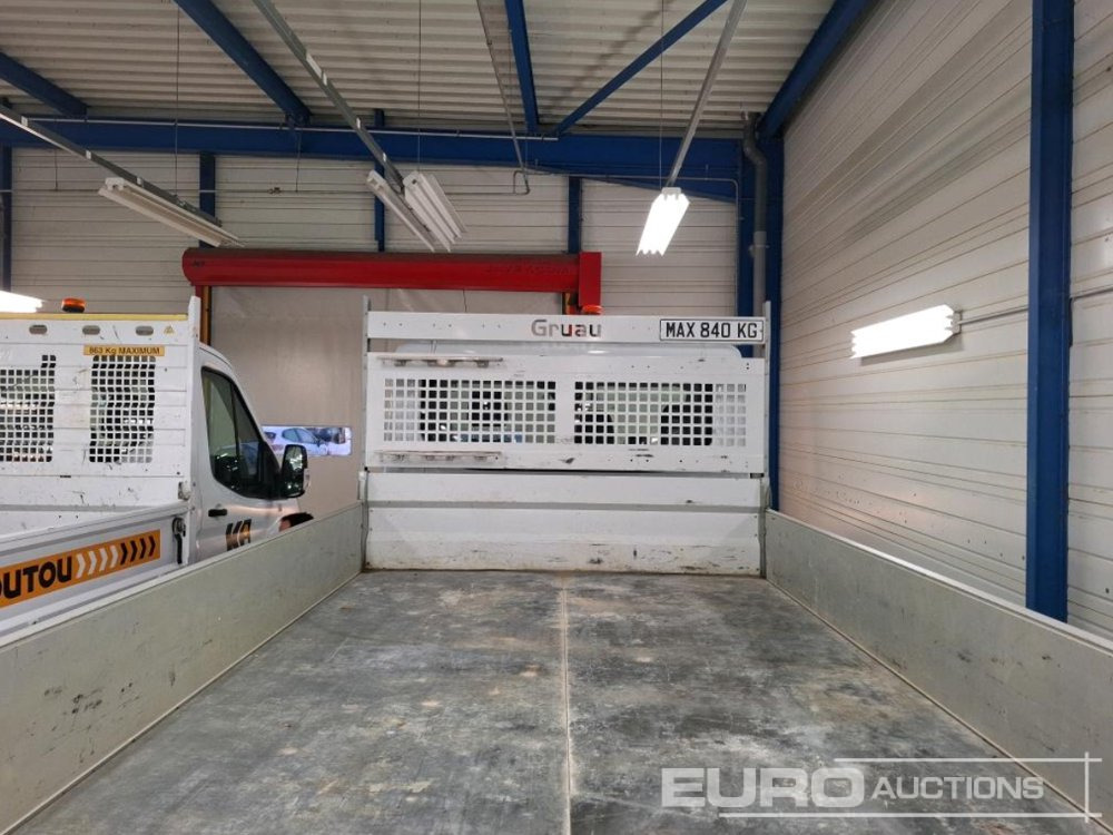 2023 Ford Transit - 翻斗货车:图4 2023 Ford Transit - 翻斗货车:图4