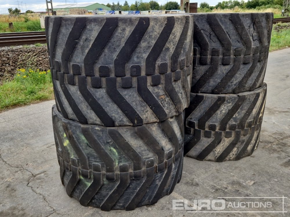315/70R22.5 Tyres on Rims to suit CAT 318 - 轮胎:图1 315/70R22.5 Tyres on Rims to suit CAT 318 - 轮胎:图1