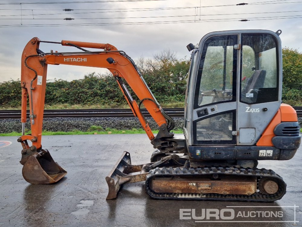 Hitachi ZX30 - 小型挖掘机:图2 Hitachi ZX30 - 小型挖掘机:图2